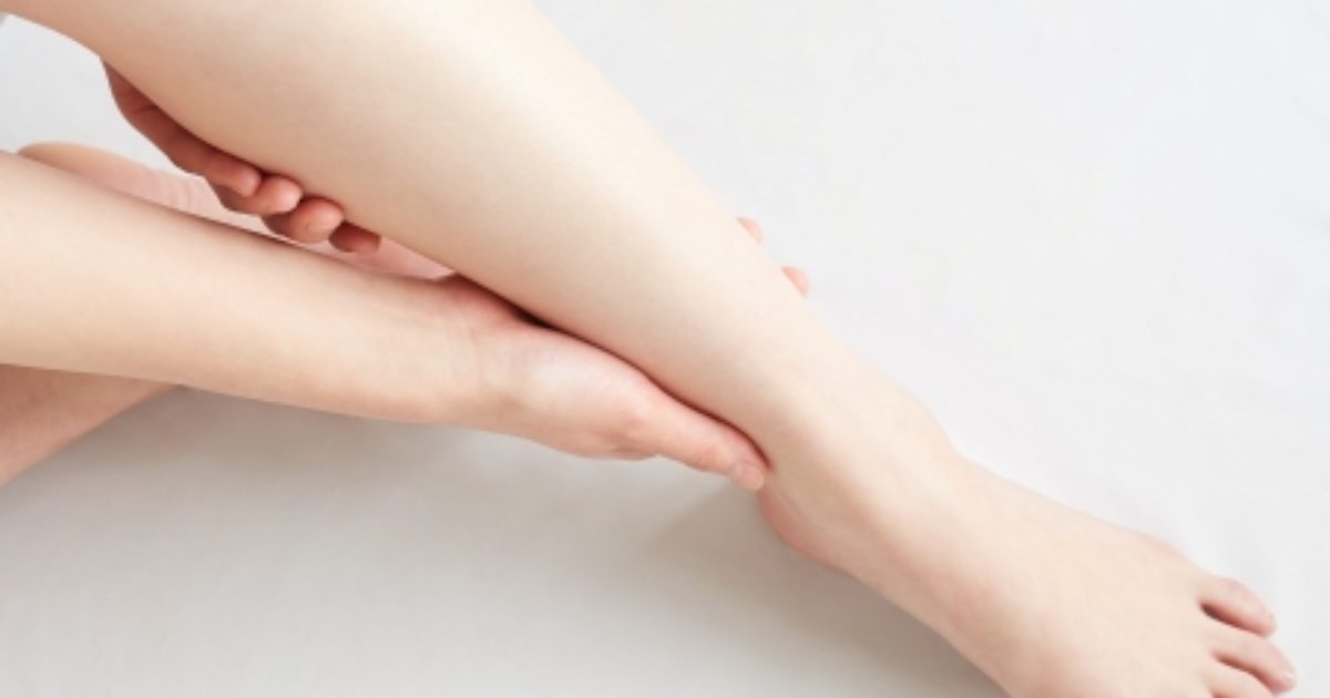 ふくらはぎのむくみの原因は、水分の取り過ぎではなく、実は〇〇かも！
